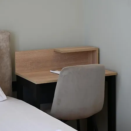 Stayin * ティラナ